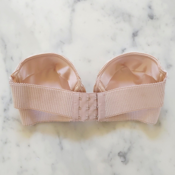 NWOT. Frederickas of Hollywood Padded Strapless 32B Bra. - Picture 2 of 5